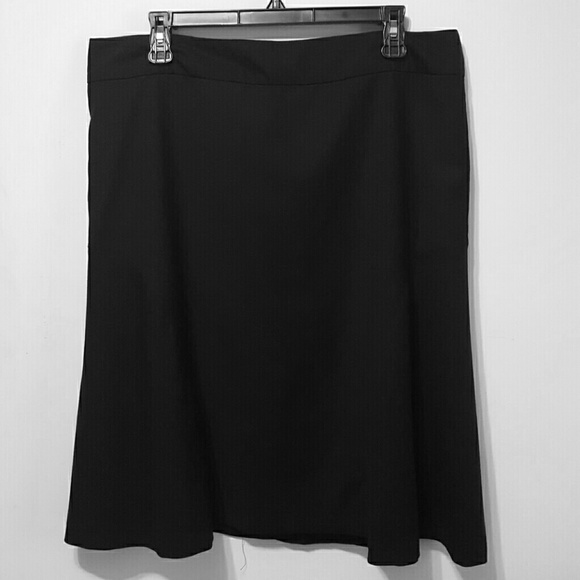 Black A-line skirt - Picture 1 of 4